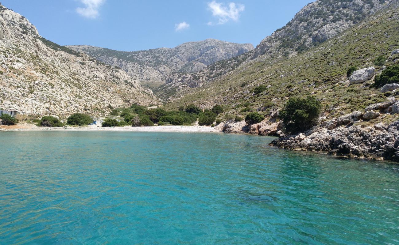 Pezonta'in fotoğrafı küçük bej çakıl yüzey ile