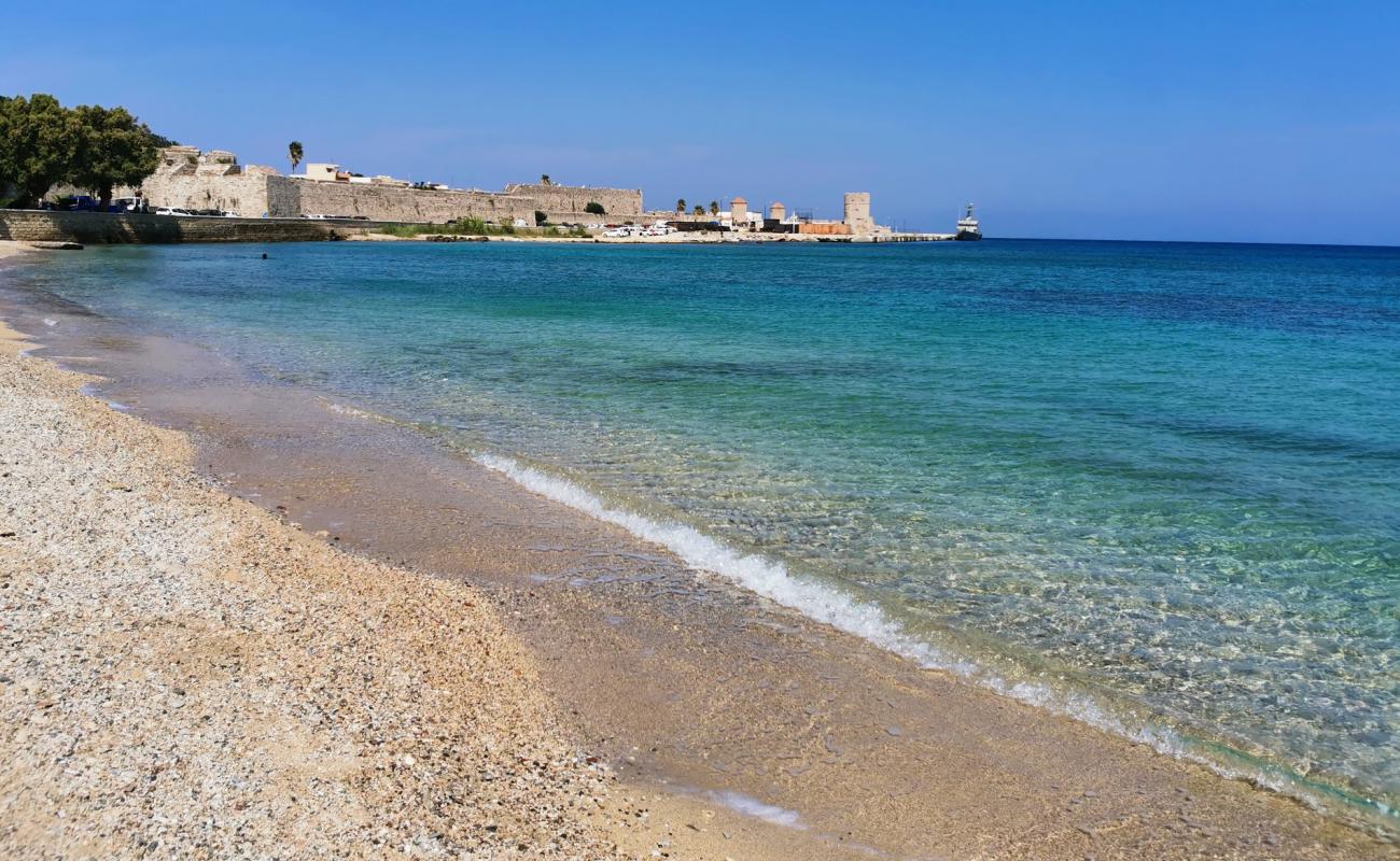 Agios Nikolaos beach'in fotoğrafı parlak kum yüzey ile