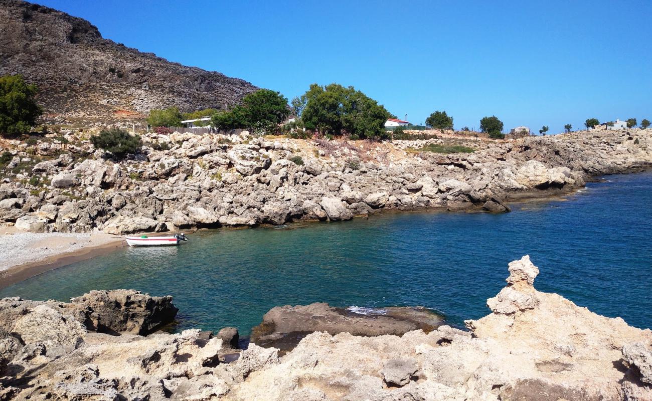 Agia Triada Plajı'in fotoğrafı hafif çakıl yüzey ile