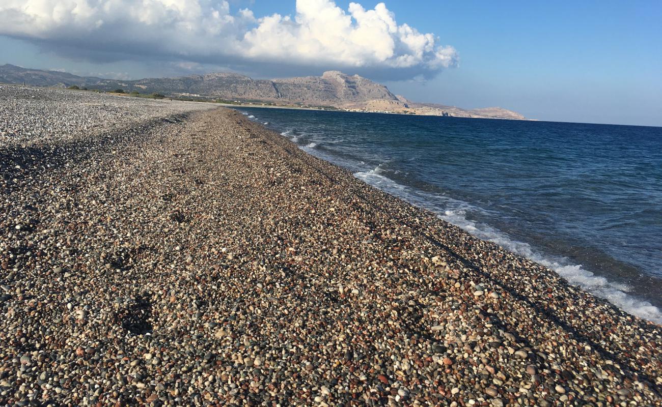 Kalathos Beach'in fotoğrafı hafif çakıl yüzey ile