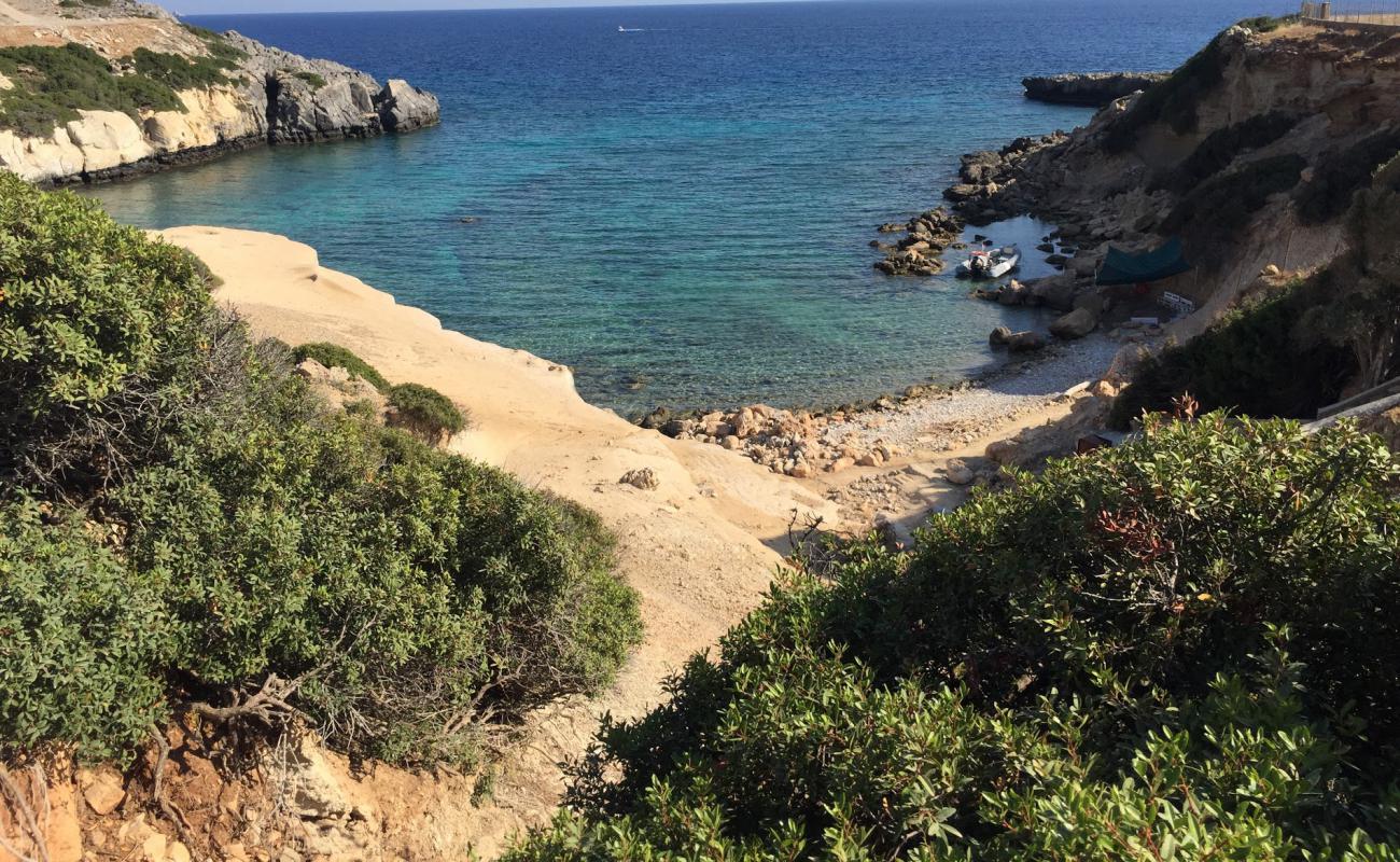 Fokia Bay'in fotoğrafı kayalık arazi yüzey ile
