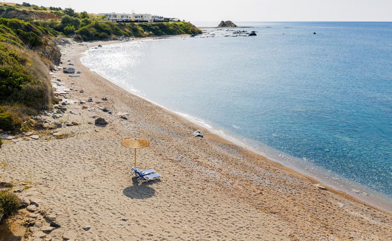 Al Mare'in fotoğrafı bej çakıl yüzey ile