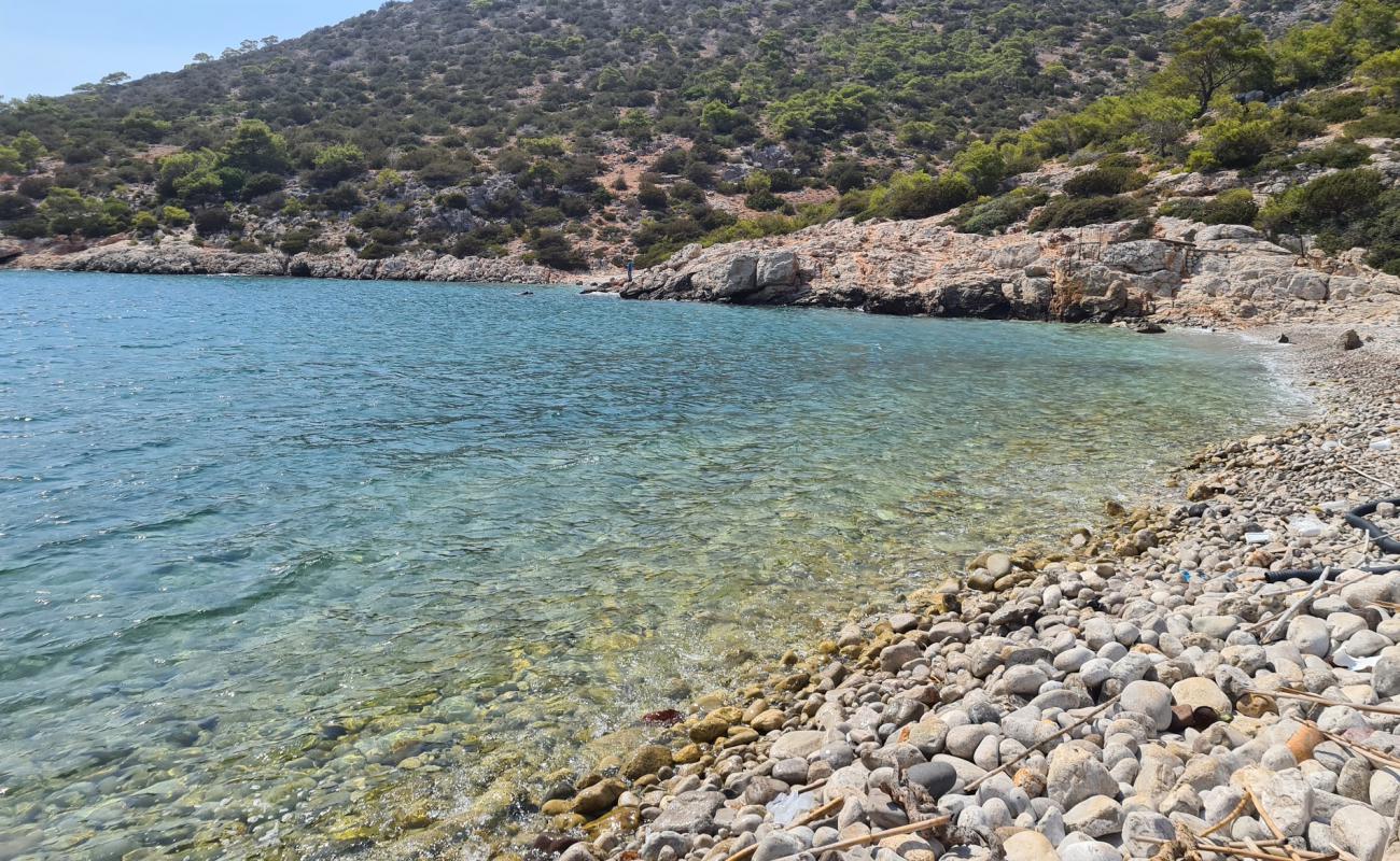 Atavyros Beach II'in fotoğrafı gri çakıl taşı yüzey ile