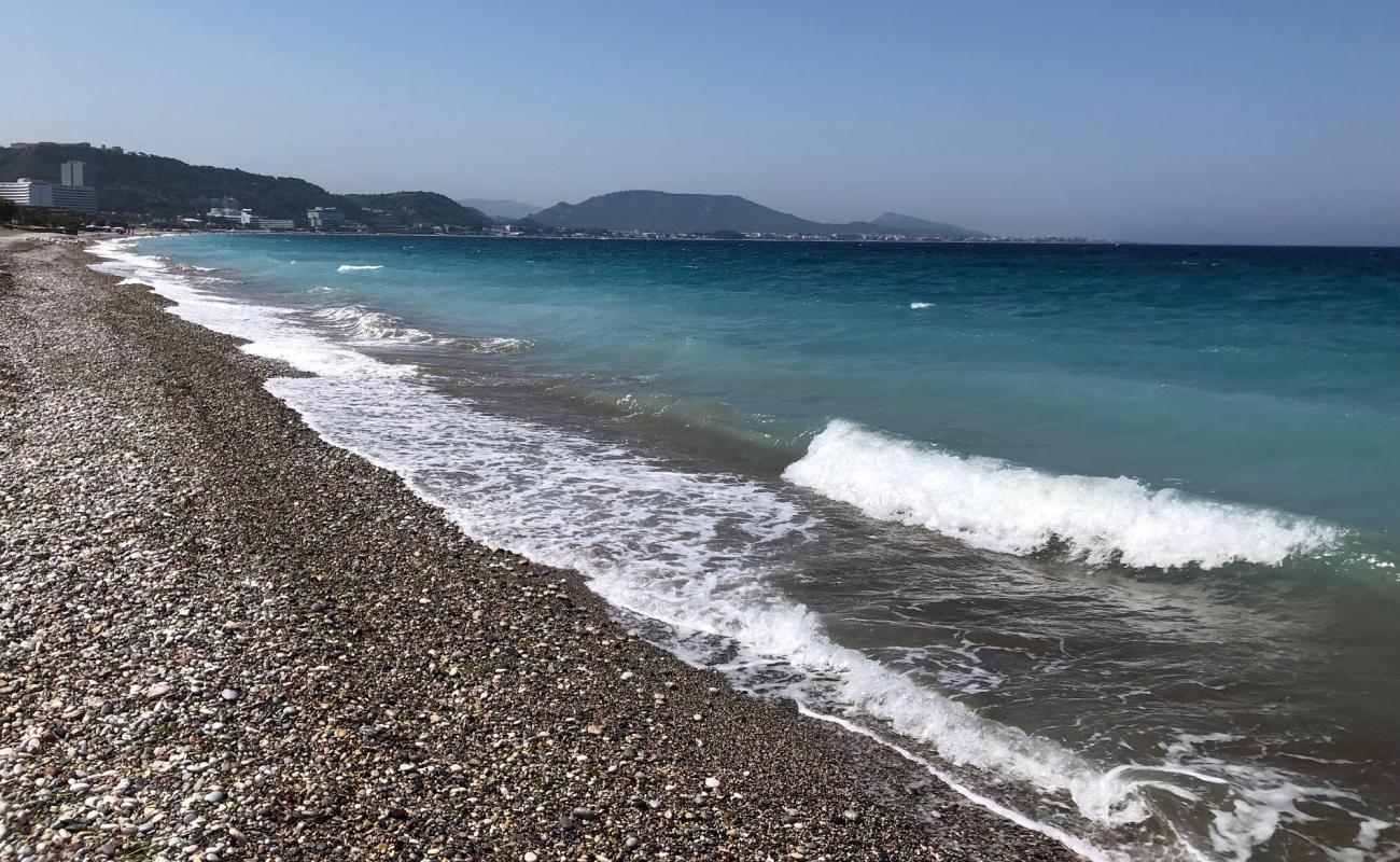 Sirene Beach'in fotoğrafı gri ince çakıl taş yüzey ile