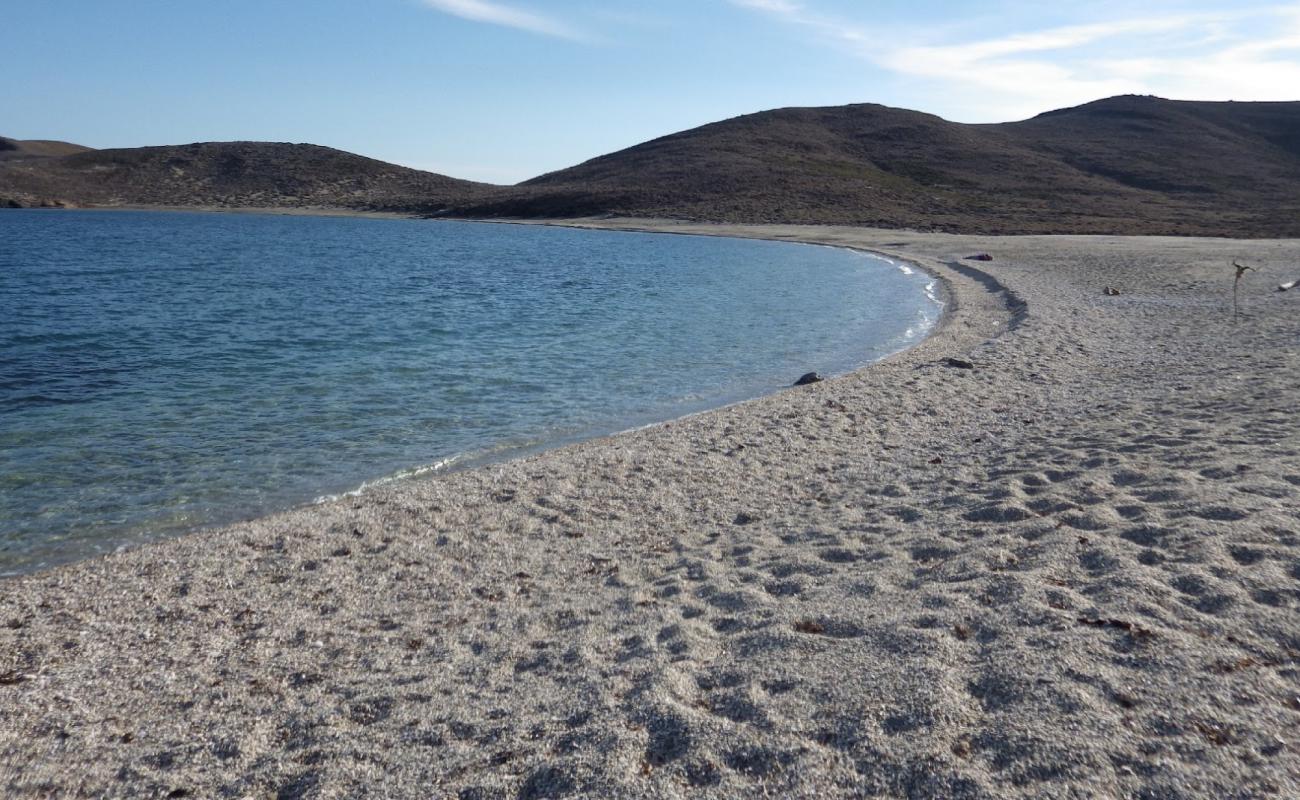 Antipsara beach'in fotoğrafı bej çakıl yüzey ile