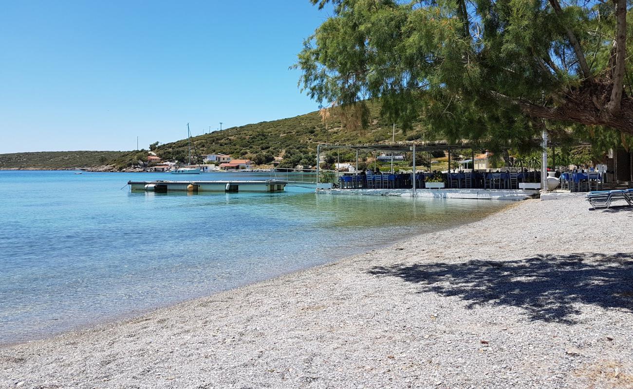 Port of Posidonio'in fotoğrafı hafif ince çakıl taş yüzey ile