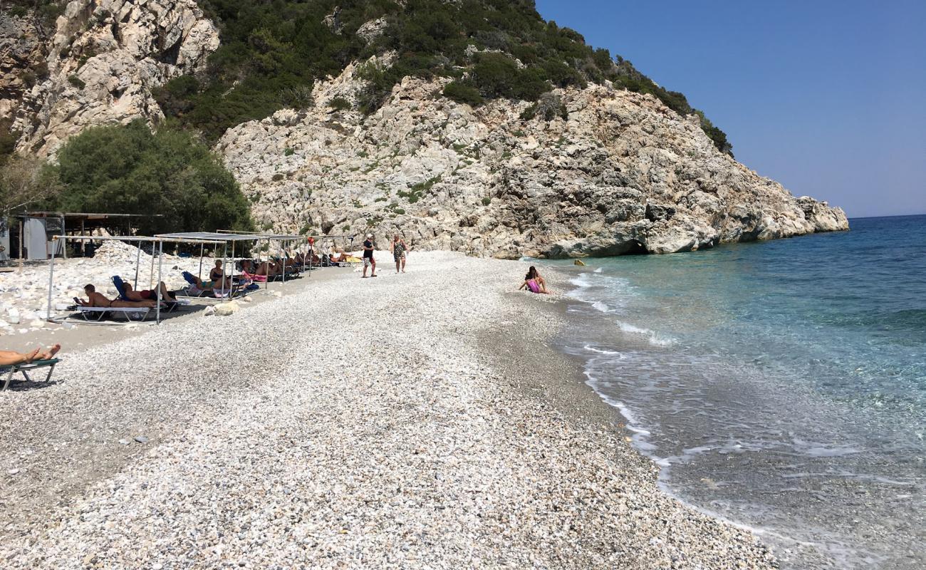 Paralia Kakorema'in fotoğrafı hafif çakıl yüzey ile