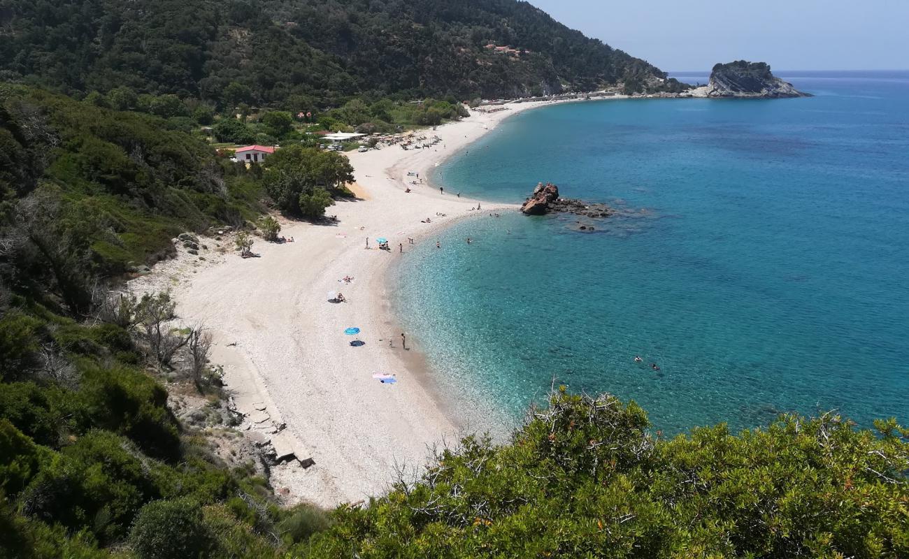 Potami beach'in fotoğrafı hafif çakıl yüzey ile