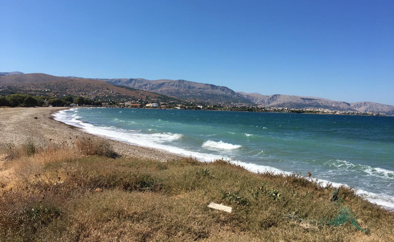 Paralia Kontari'in fotoğrafı bej çakıl yüzey ile