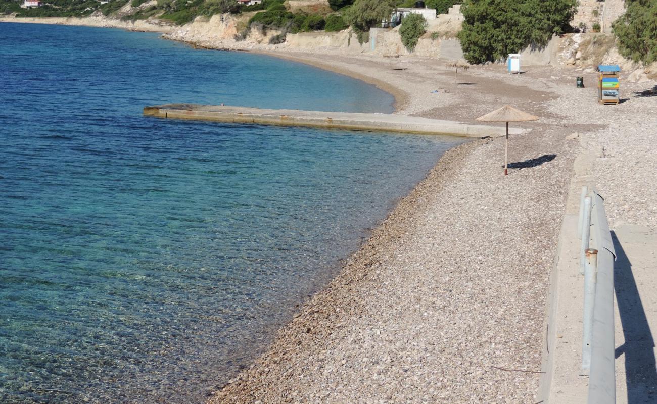 Agios Emilianos'in fotoğrafı bej çakıl yüzey ile