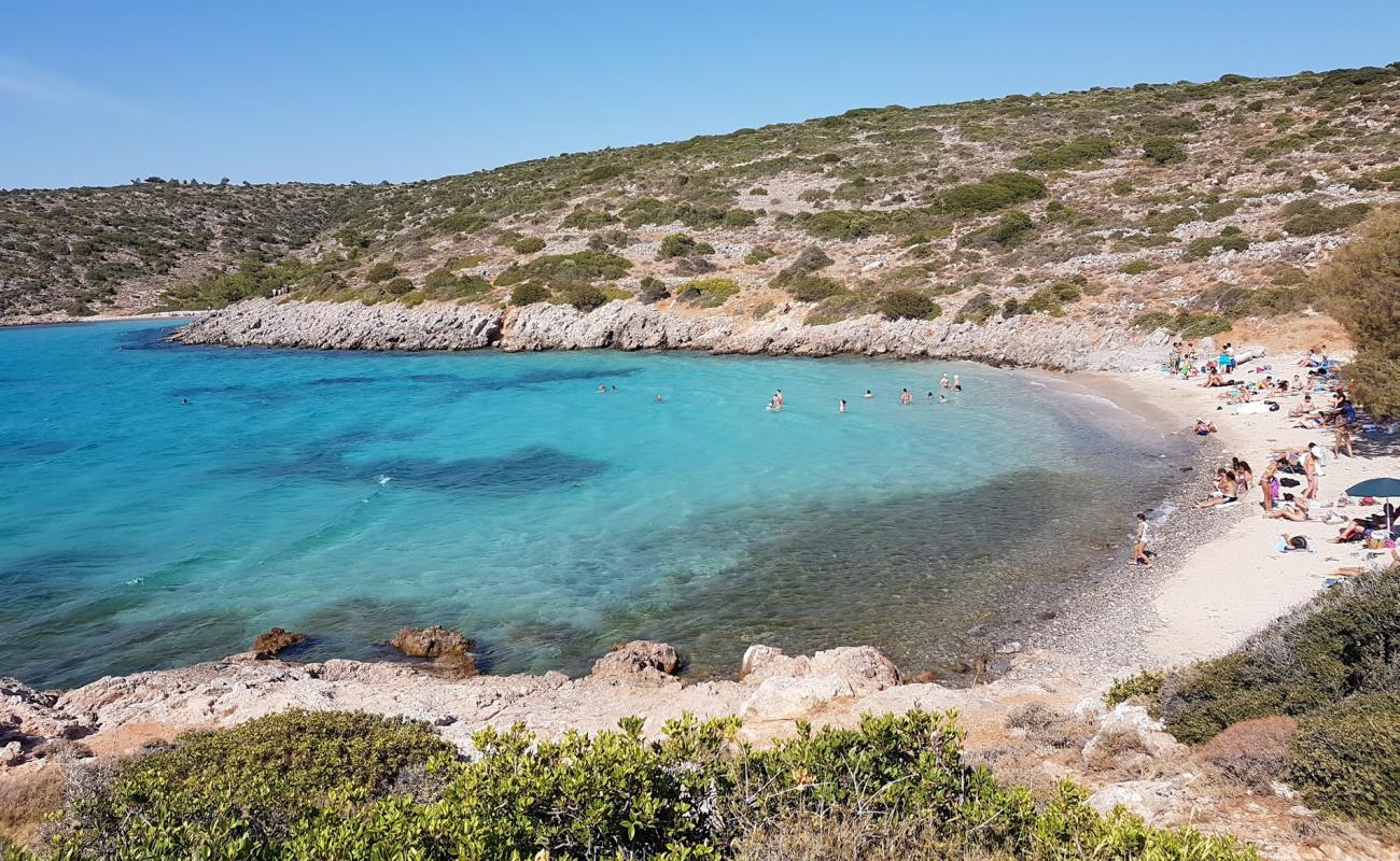 Agios Dynami Plajı'in fotoğrafı çakıl ile kum yüzey ile