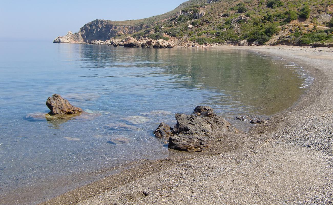 Paralia Kampia II'in fotoğrafı gri çakıl taşı yüzey ile