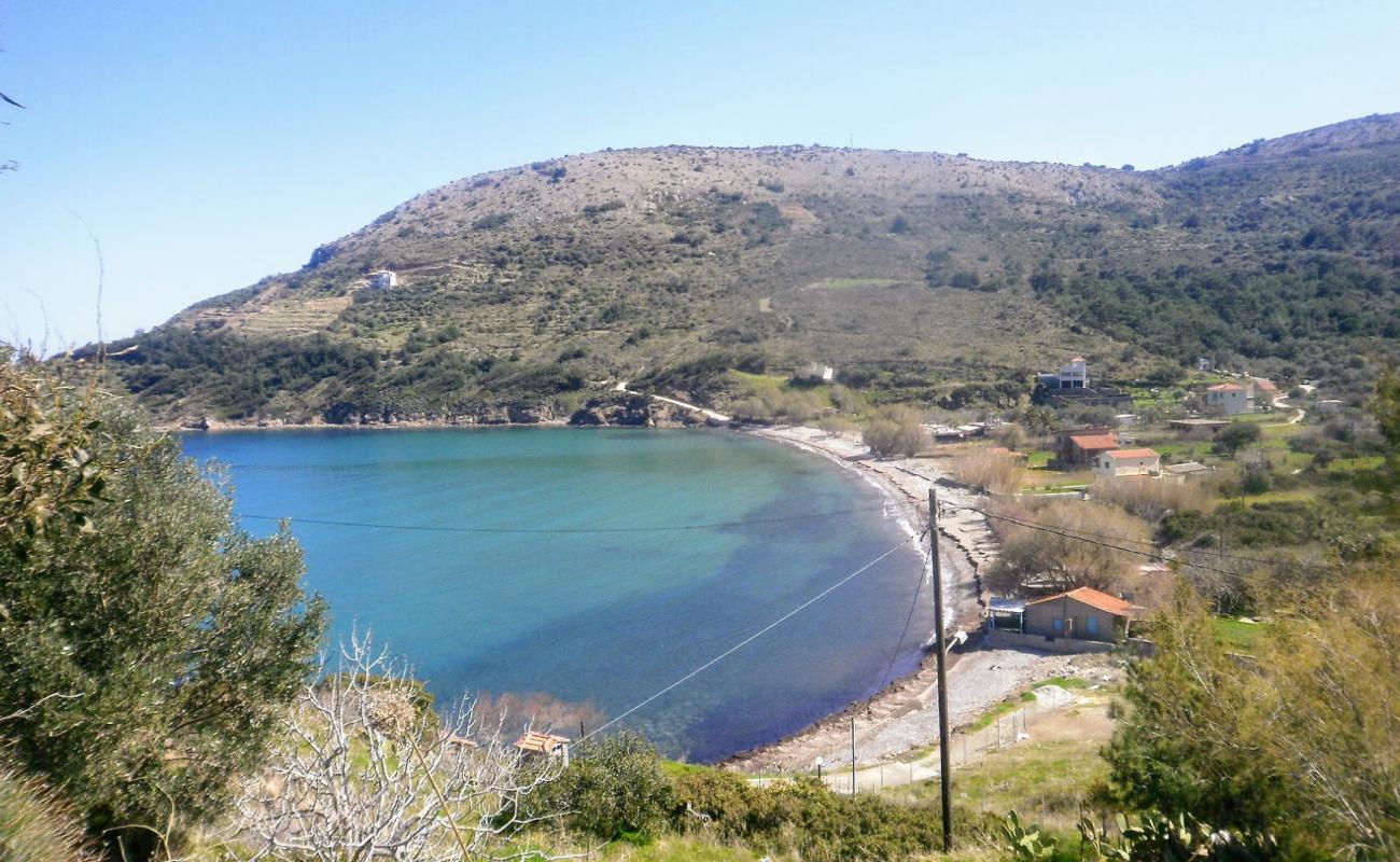 Vlychada beach'in fotoğrafı bej çakıl yüzey ile
