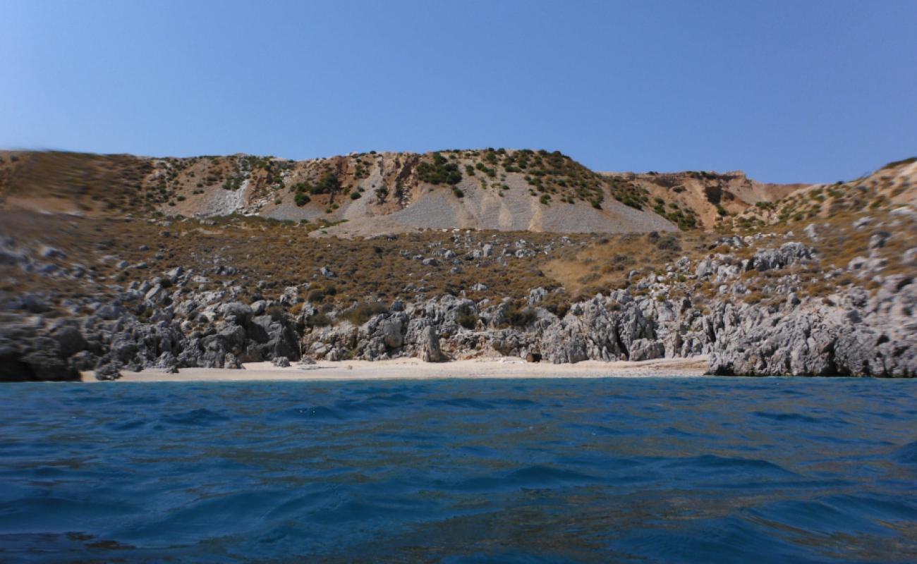 Glaroi Beach II'in fotoğrafı açık bej kum yüzey ile