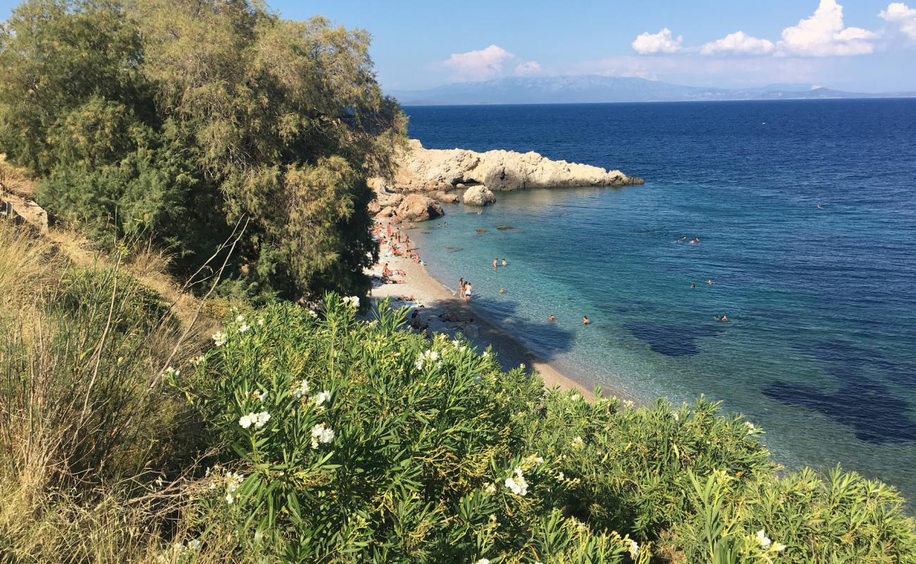 Myrsinidiou beach'in fotoğrafı bej çakıl yüzey ile