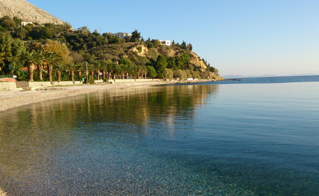 Paralia Daskalopetra'in fotoğrafı küçük bej çakıl yüzey ile