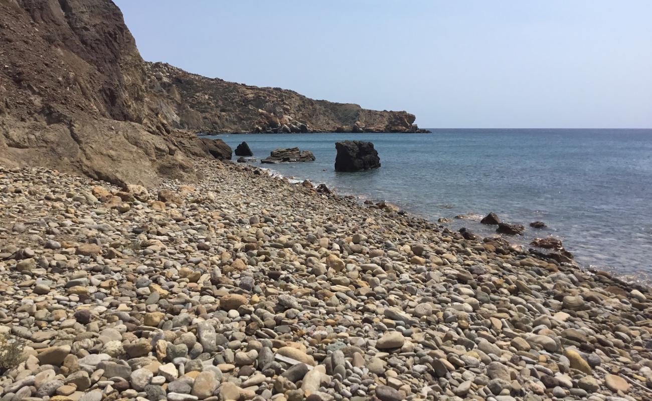 Anafi beach II'in fotoğrafı çakıl ile kum yüzey ile