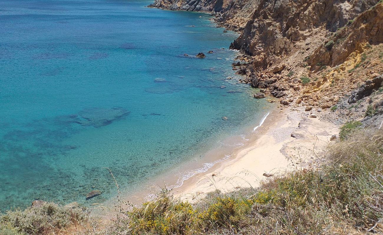 Livoskopos Beach'in fotoğrafı parlak kum yüzey ile