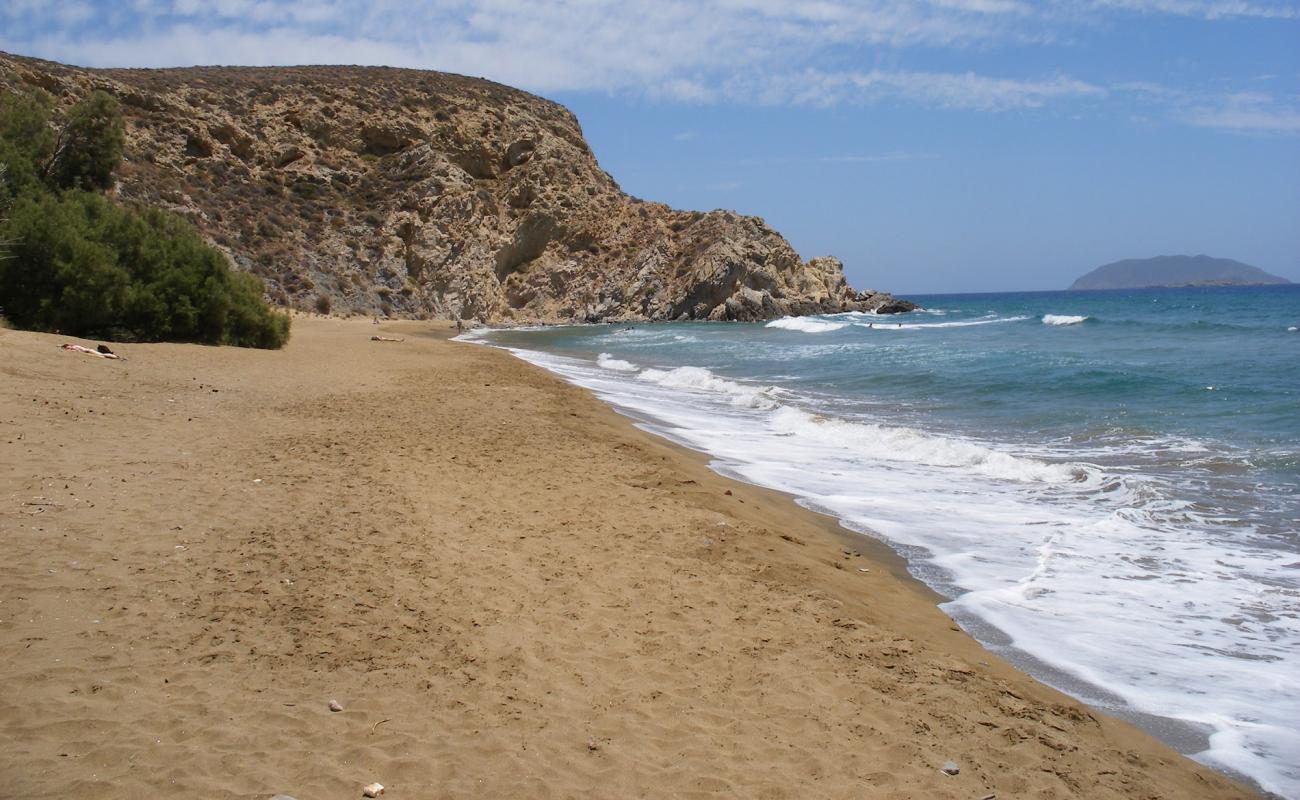 Paralia Klisidi'in fotoğrafı parlak kum yüzey ile