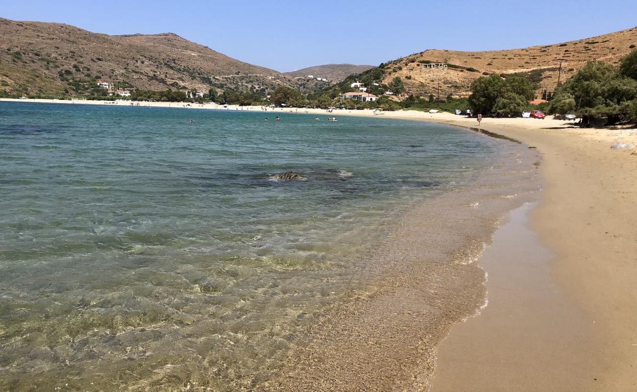 Paralia Fellos'in fotoğrafı parlak kum yüzey ile