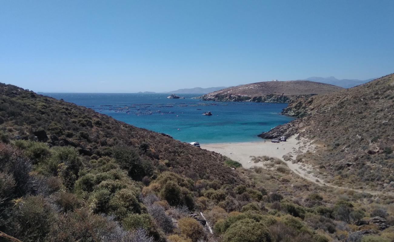 Limanaki Beach'in fotoğrafı parlak kum yüzey ile