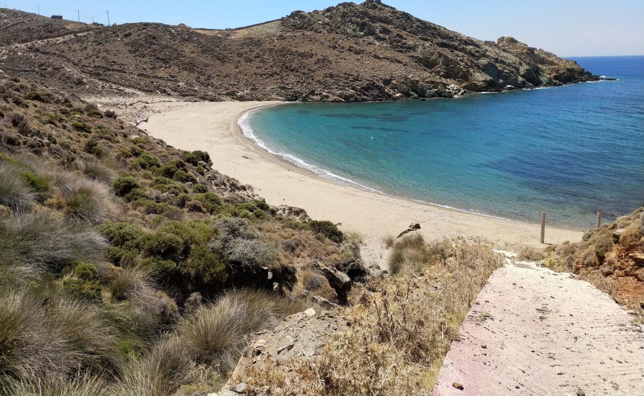 Paralia Kalamitsi'in fotoğrafı hafif ince çakıl taş yüzey ile