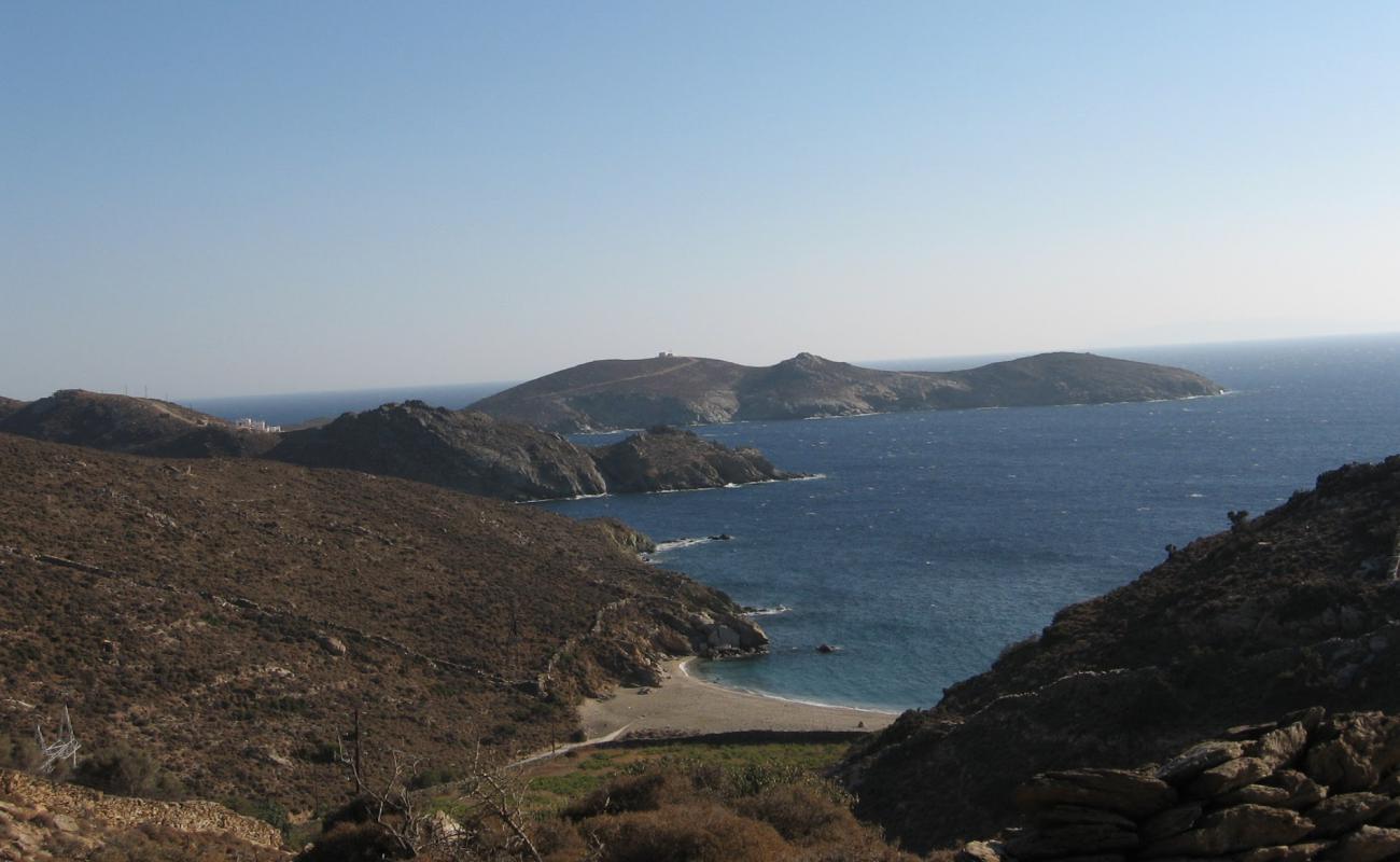 Paralia Kalamitsi II'in fotoğrafı bej kum ve çakıl yüzey ile