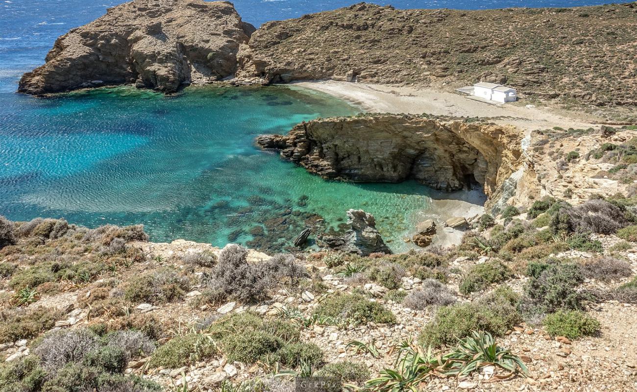 Paralia Pirgos'in fotoğrafı hafif ince çakıl taş yüzey ile