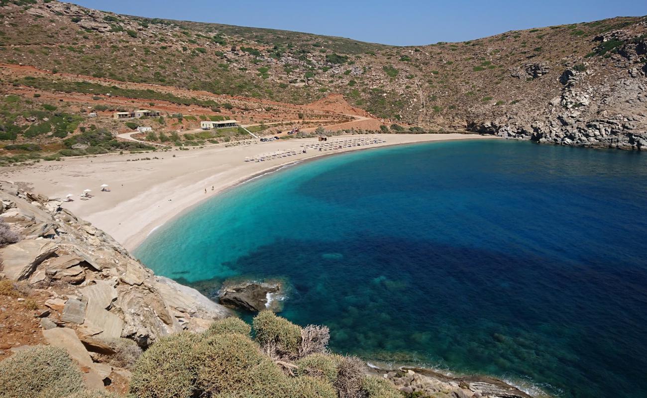 Zorkos beach'in fotoğrafı hafif ince çakıl taş yüzey ile