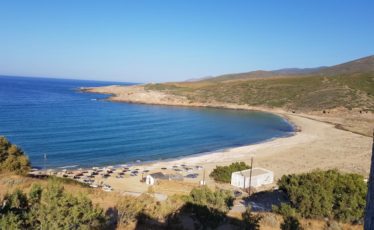 Paralia Ateni'in fotoğrafı parlak kum yüzey ile