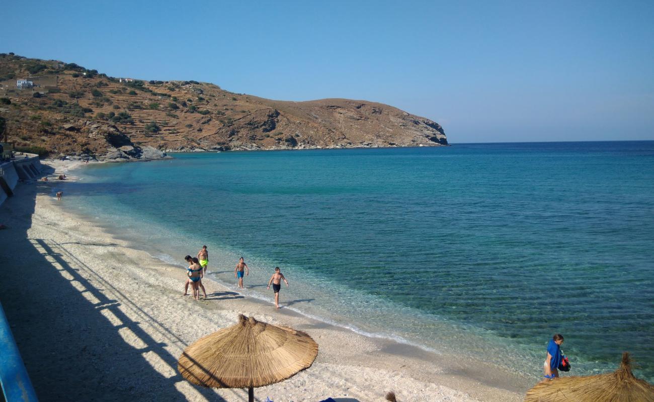 Gialia beach'in fotoğrafı çakıl ile kum yüzey ile