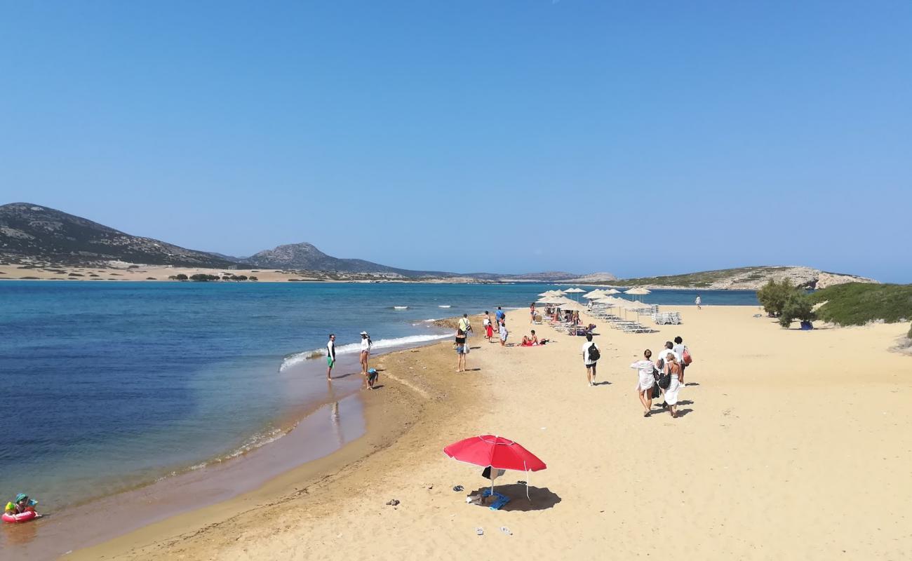 Vathis Volos beach'in fotoğrafı kahverengi kum yüzey ile