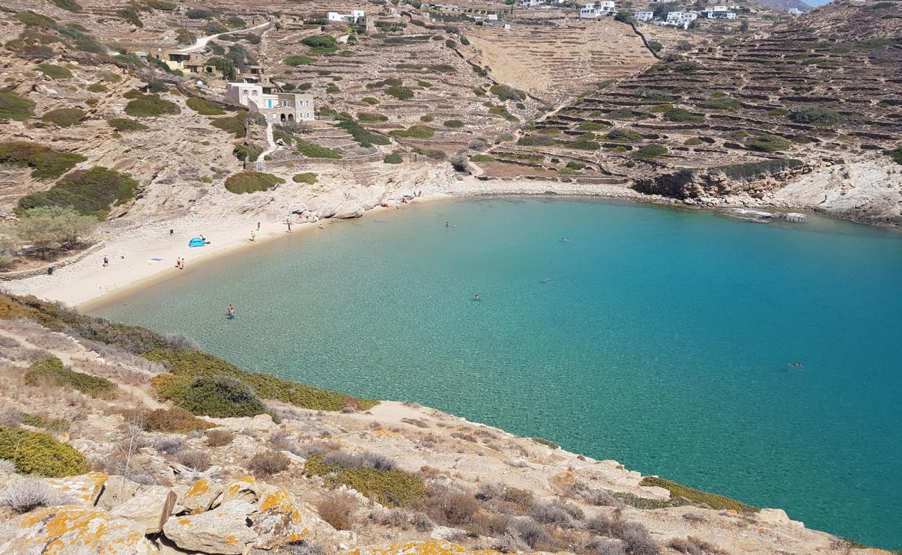 Kolitsani beach'in fotoğrafı i̇nce kahverengi kum yüzey ile