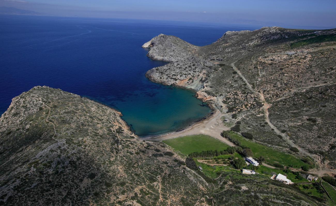 Kampaki beach'in fotoğrafı bej kum ve çakıl yüzey ile