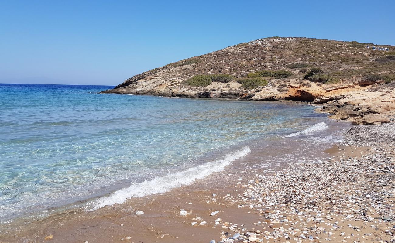 Plakoto beach'in fotoğrafı bej kum ve çakıl yüzey ile