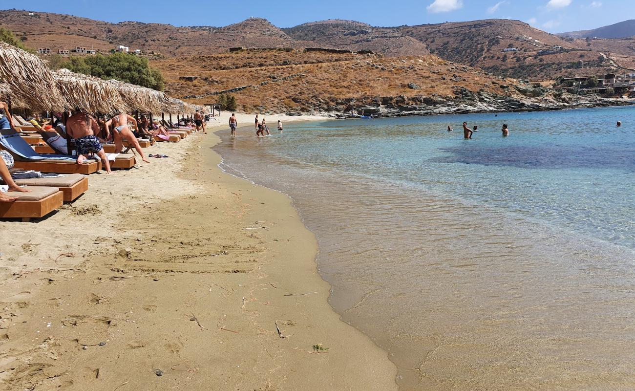 Koundouros beach'in fotoğrafı açık bej kum yüzey ile
