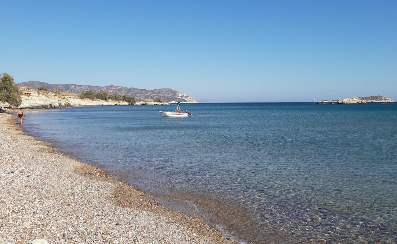 Aliki beach'in fotoğrafı çakıl ile kum yüzey ile