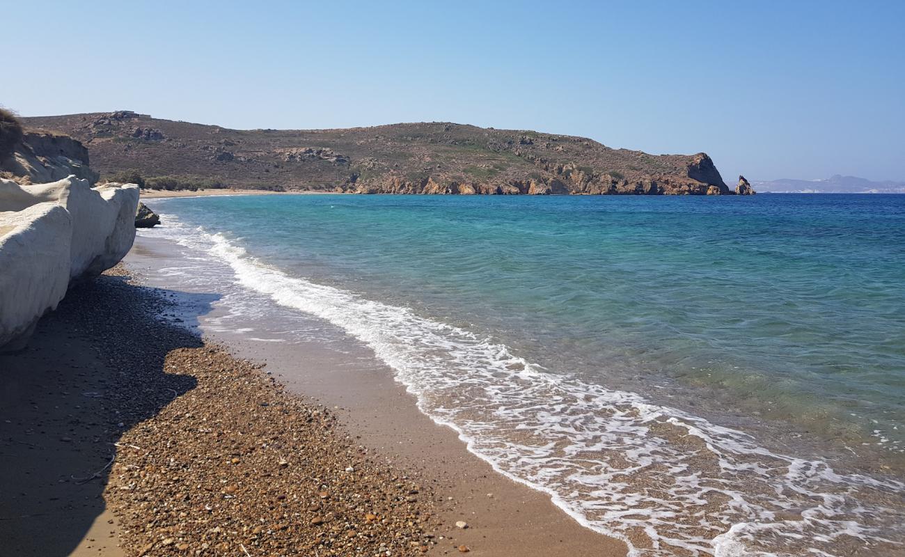 Ellinika beach'in fotoğrafı parlak kum yüzey ile