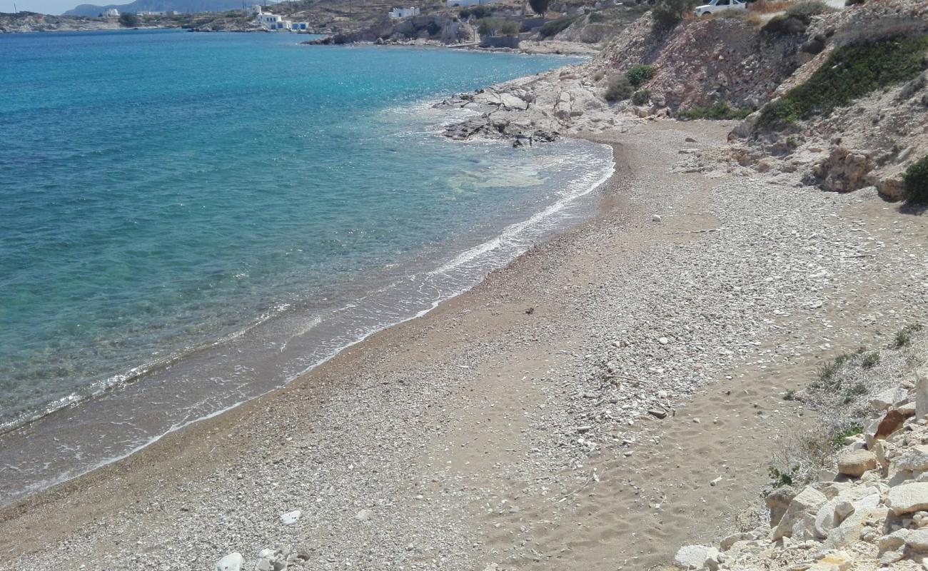 Klima beach'in fotoğrafı çakıl ile kum yüzey ile