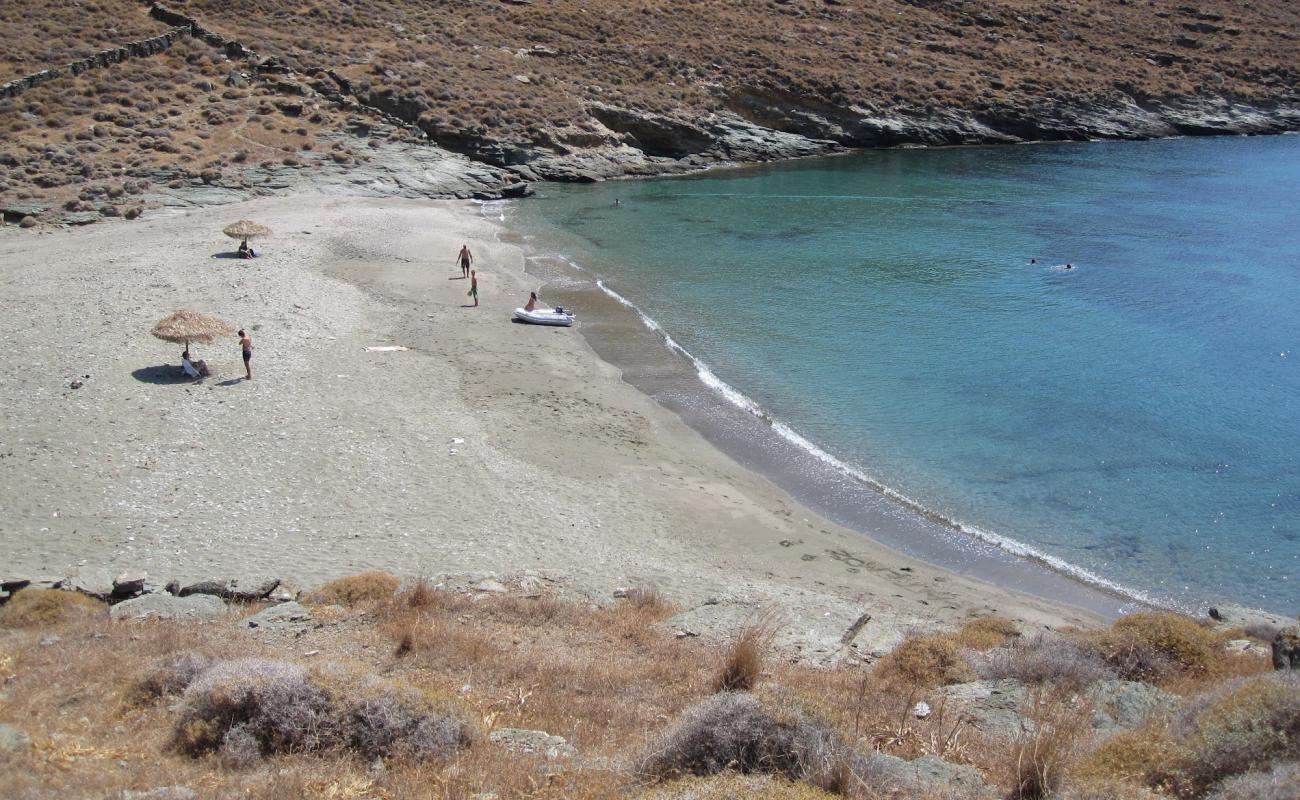 Paralia Aliki'in fotoğrafı açık bej kum yüzey ile