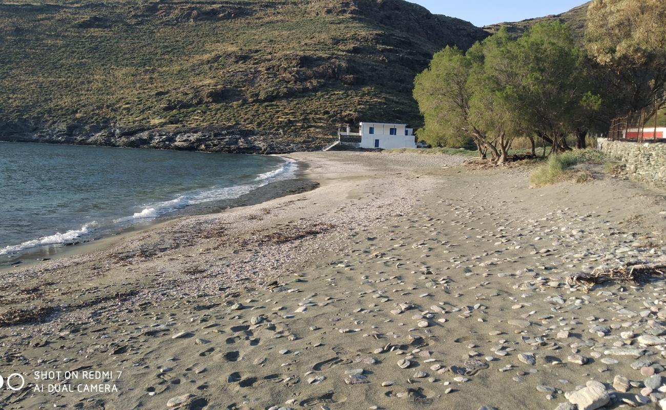 Paralia Stifo'in fotoğrafı bej kum ve çakıl yüzey ile