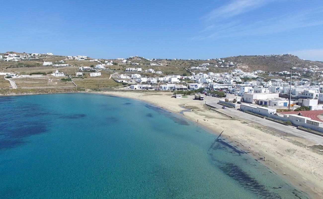 Paralia Korfos'in fotoğrafı parlak kum yüzey ile