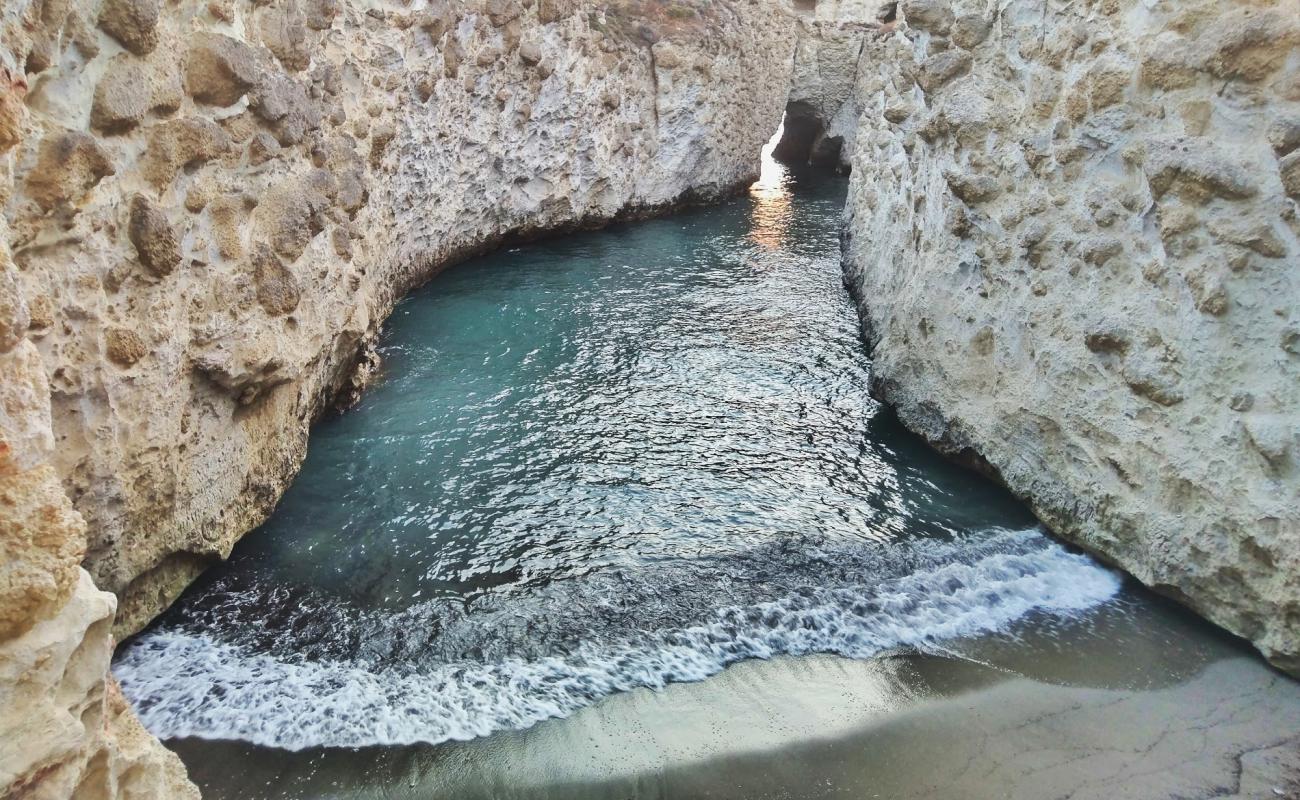 Papafragas beach'in fotoğrafı açık bej kum yüzey ile