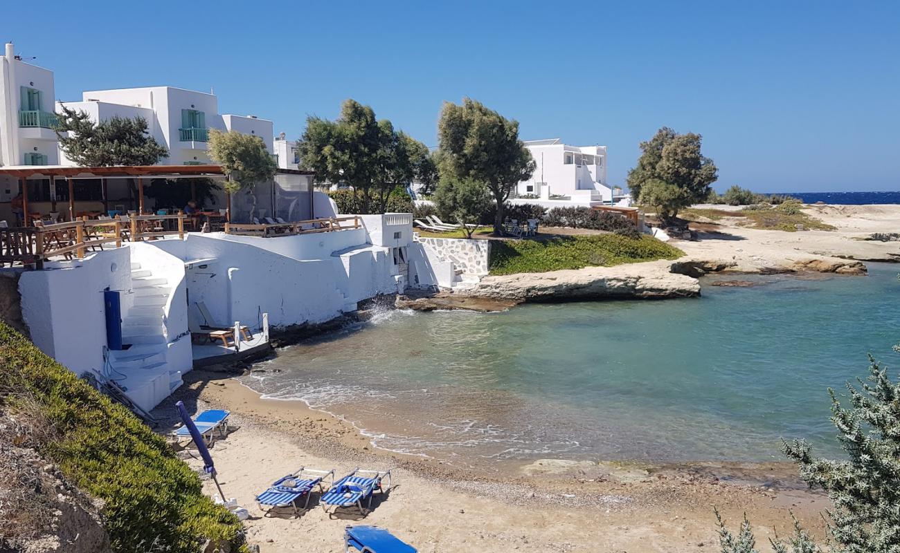 Pollonia beach'in fotoğrafı kahverengi kum yüzey ile