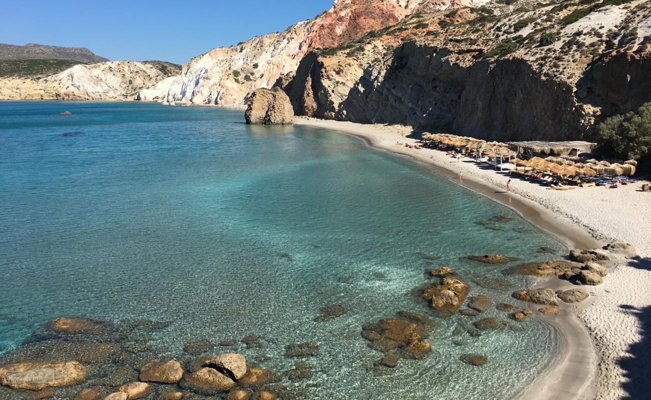 Fyriplaka beach'in fotoğrafı parlak ince kum yüzey ile