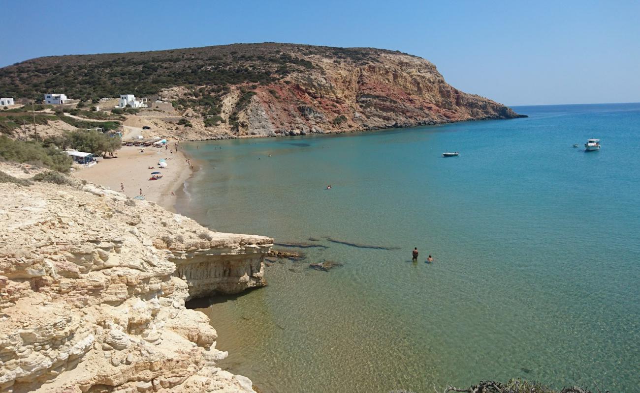 Provatas Plajı'in fotoğrafı i̇nce kahverengi kum yüzey ile