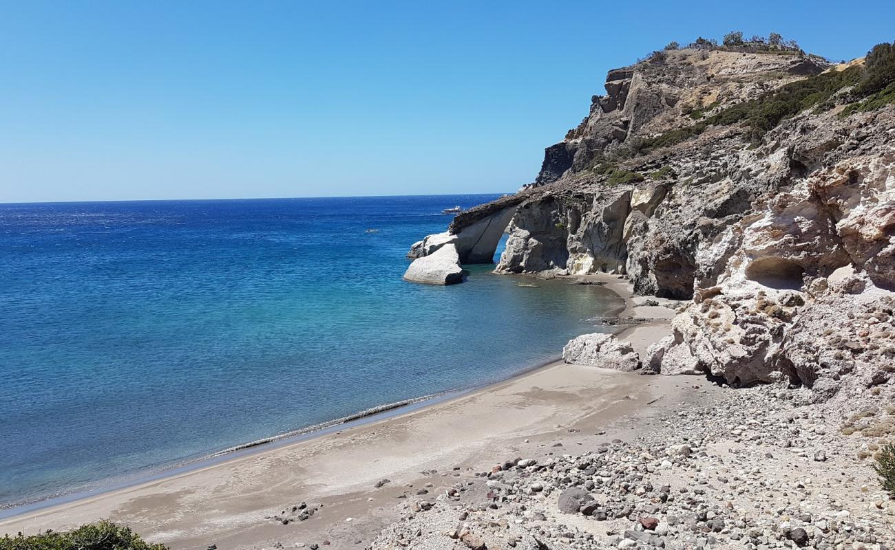 Paralia Gerontas'in fotoğrafı parlak kum yüzey ile