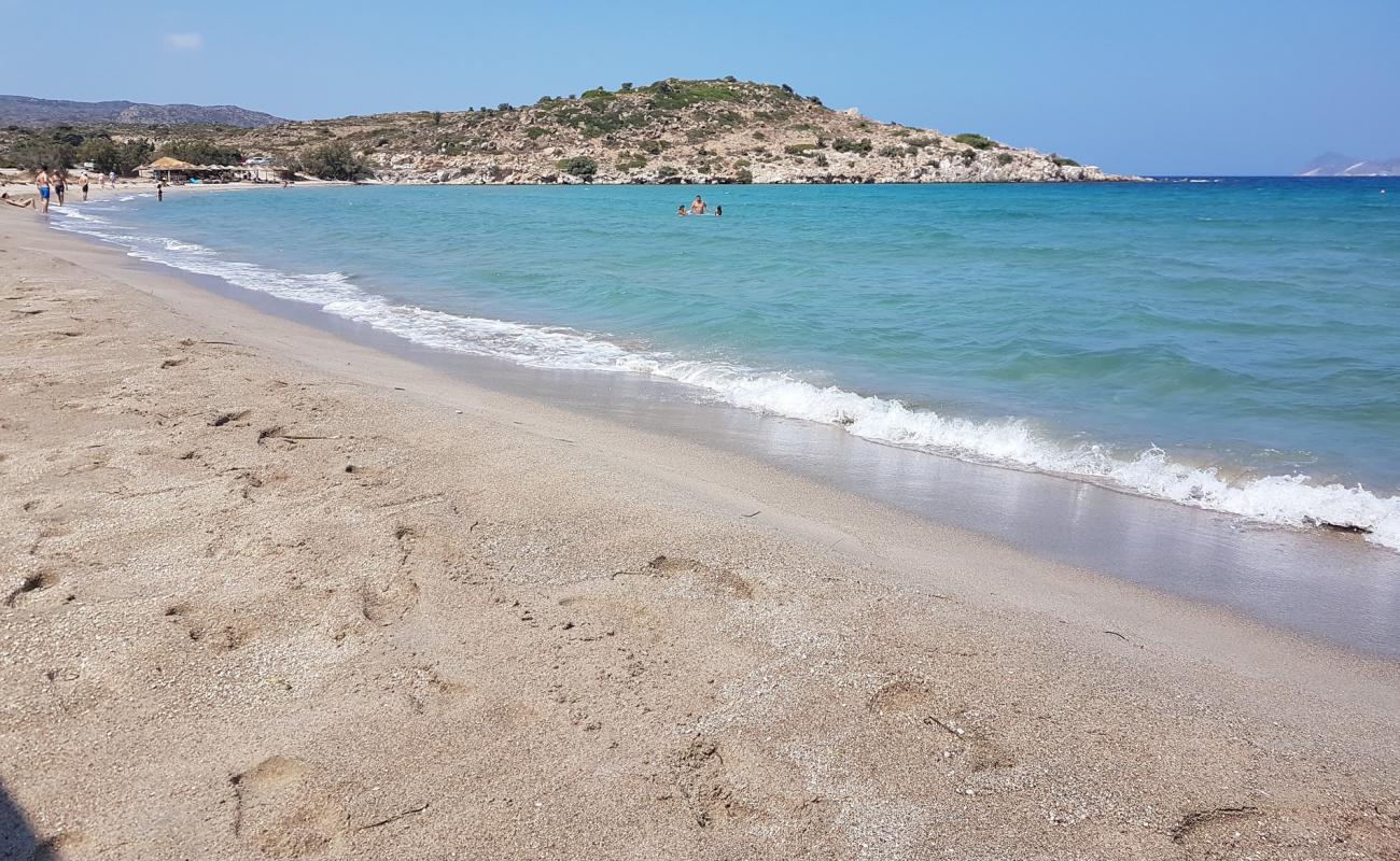 Achivadolimni beach'in fotoğrafı parlak kum yüzey ile