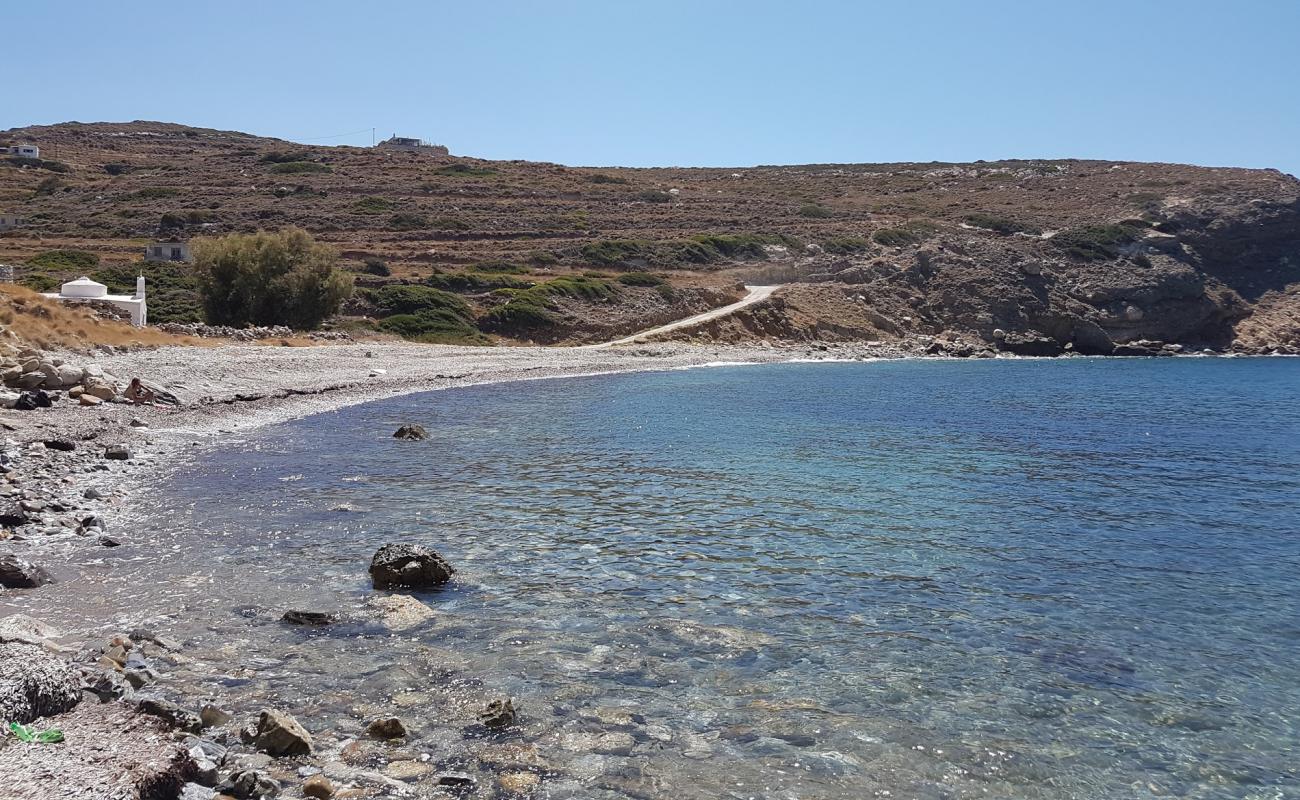 Agios Theodori'in fotoğrafı gri çakıl taşı yüzey ile