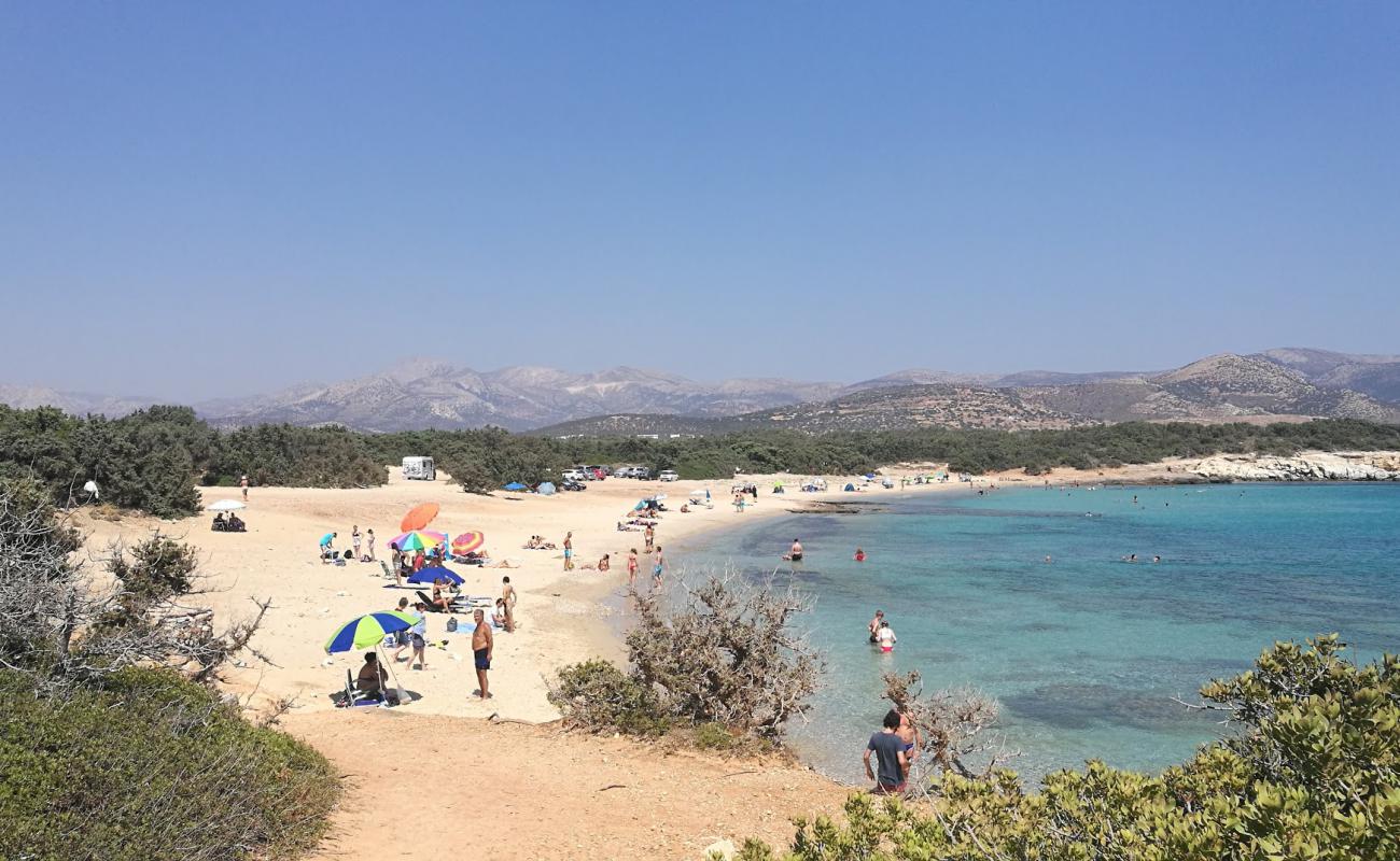 Aliko beach'in fotoğrafı açık bej kum yüzey ile